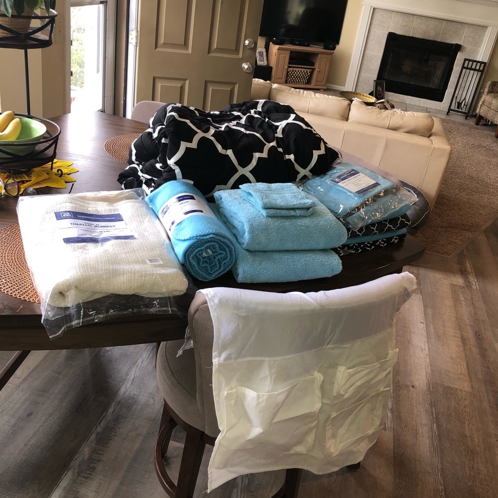College dorm bedding and towels